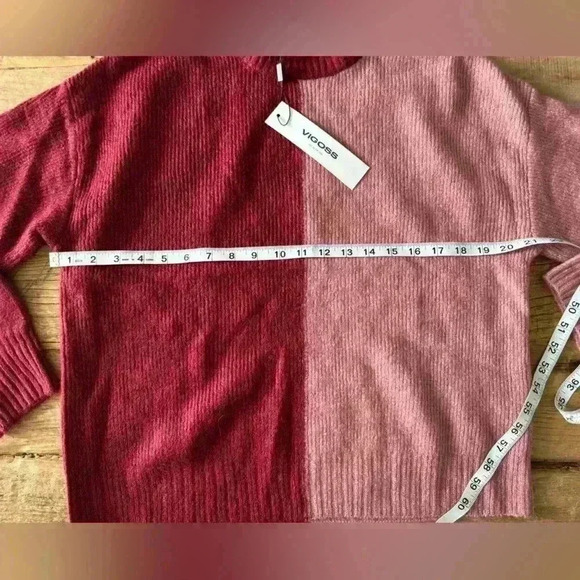 NWT Vigoss Block Crew Neck Sweater ~ Very Soft! ~ Medium - Picture 3 of 5
